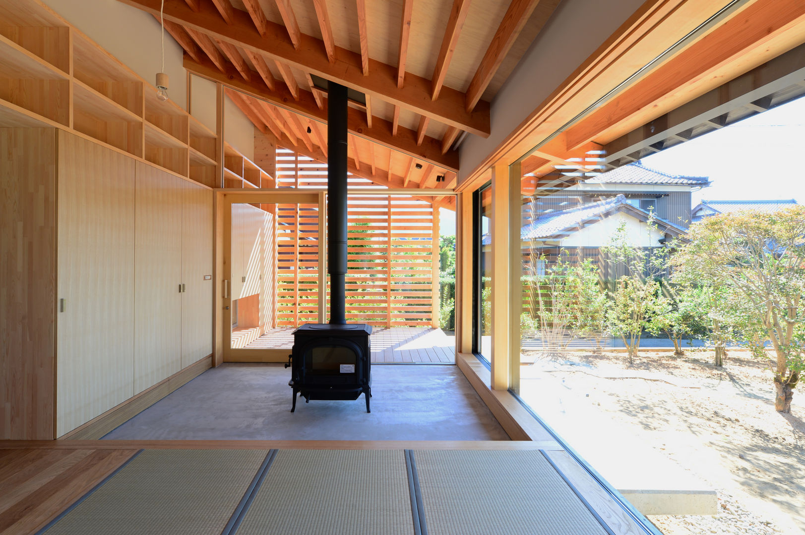 「林の中に住む。」, 丸山晴之建築事務所 丸山晴之建築事務所 غرفة الميديا