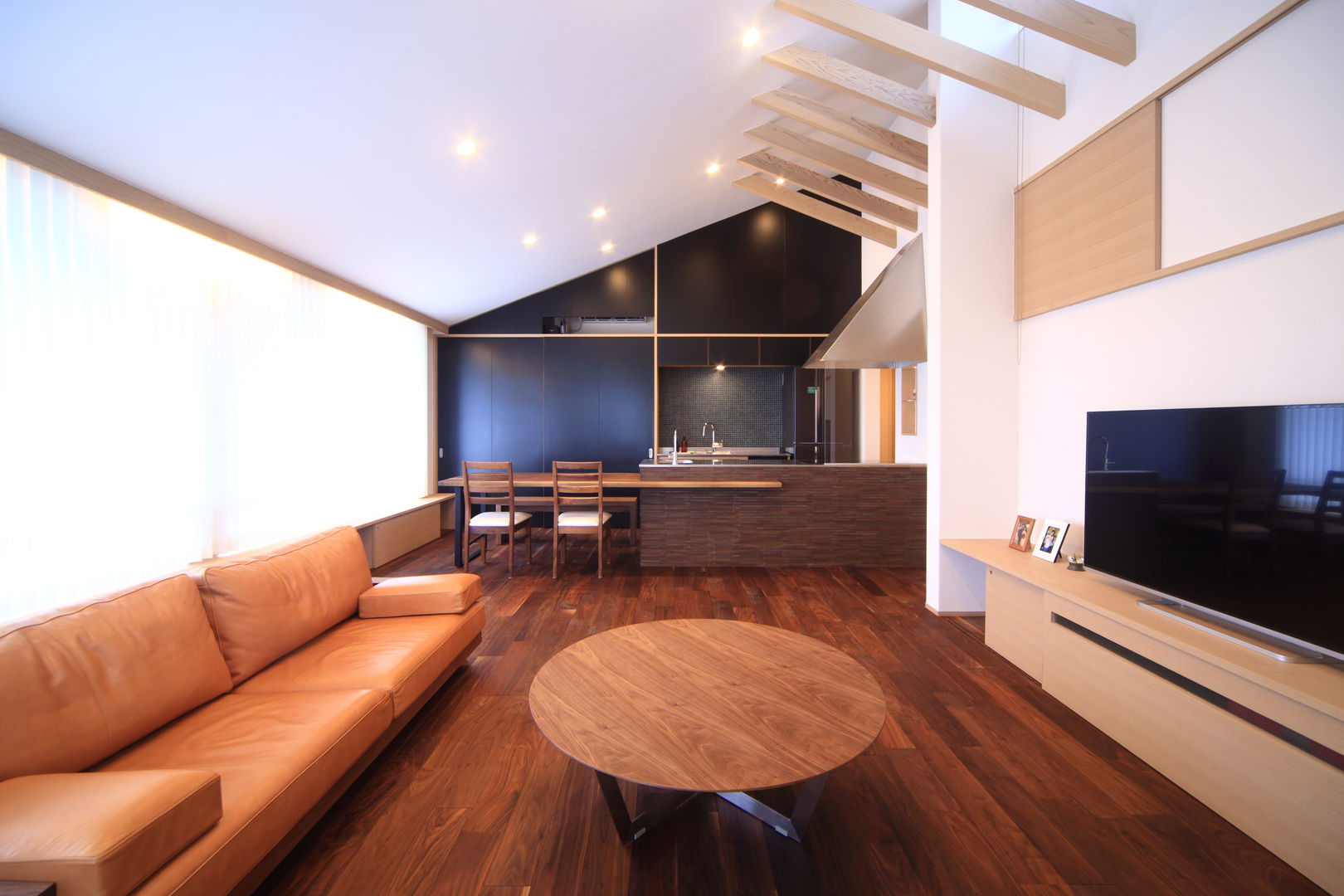 「Ｓｋｉｐ Ｃｏｒｅ」～三世代を結ぶ家～, ＭＡ設計室 ＭＡ設計室 Living room