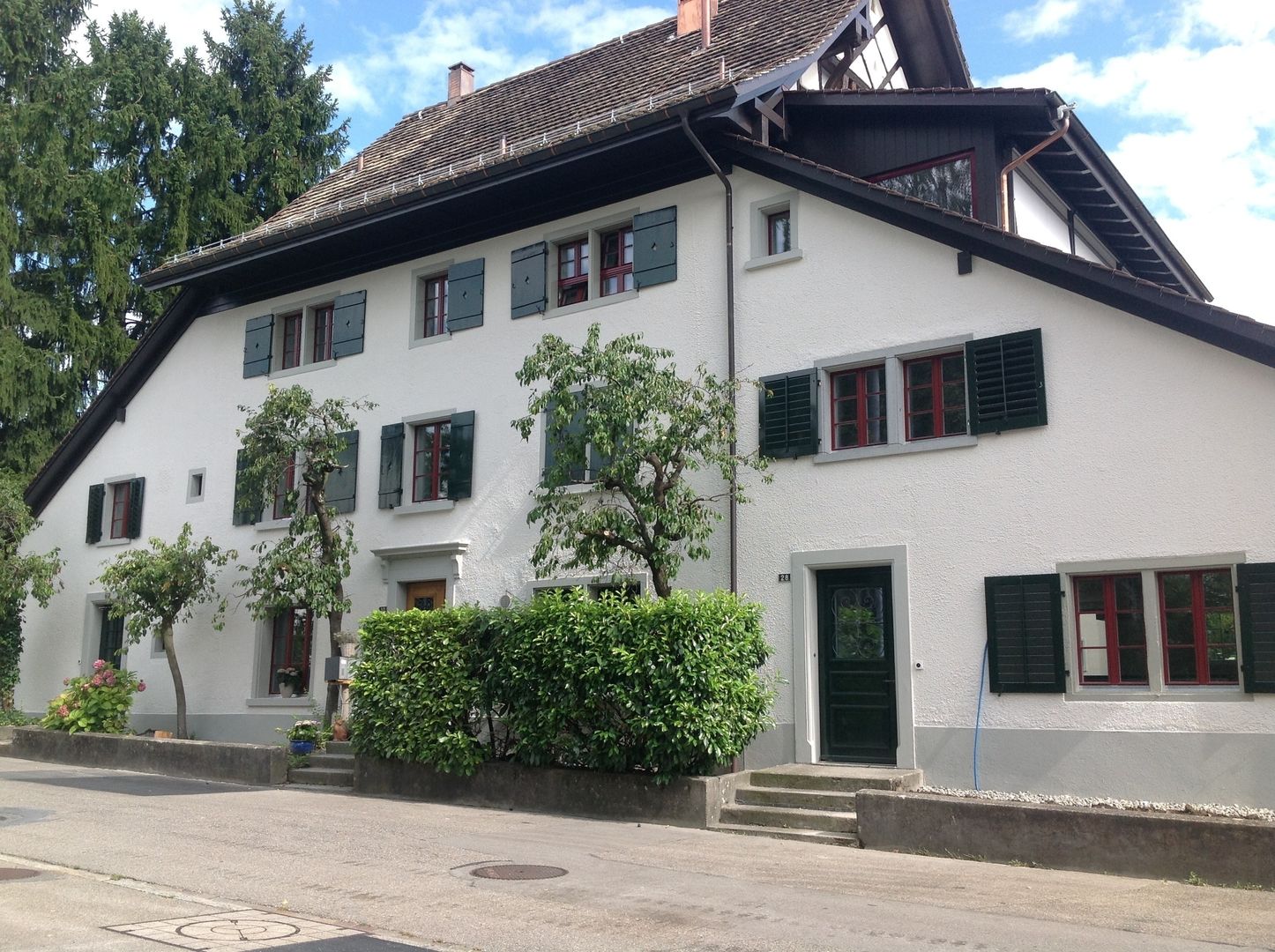 Umbau eines stattlichen Handwerkerhauses Jahrgang 1784, Architekturbüro Gerhard Catrina AG Architekturbüro Gerhard Catrina AG Klasyczne domy