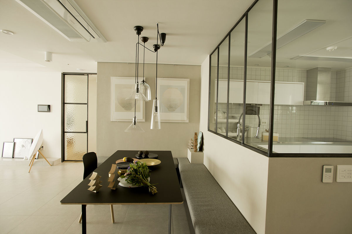 homify Modern dining room