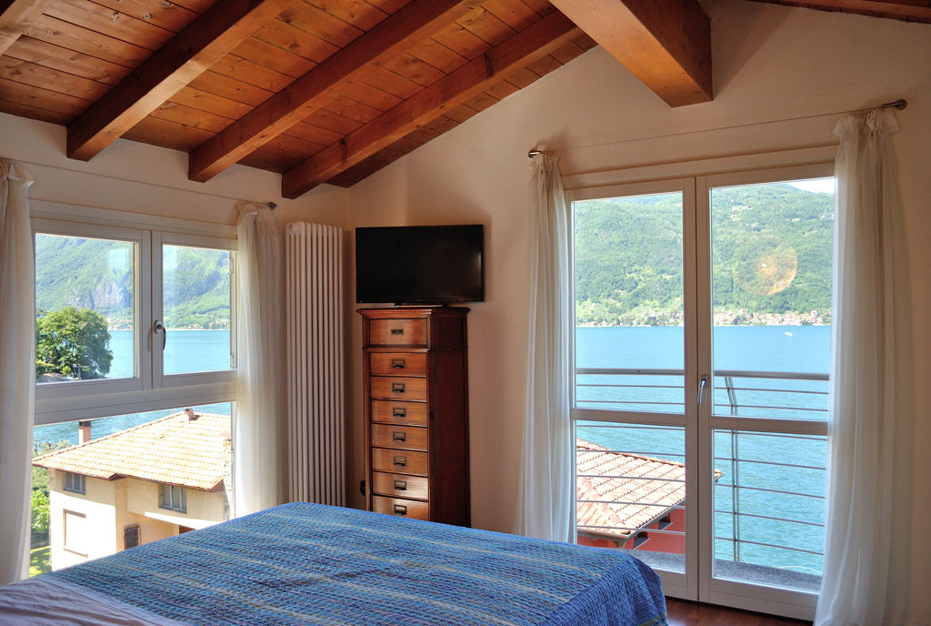"Buongiorno" con vista Lago, Valtorta srl Valtorta srl Modern style bedroom