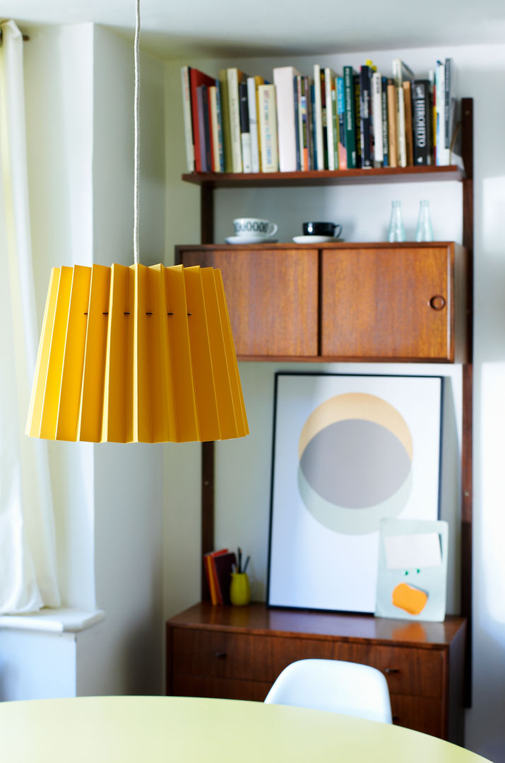 Warm Yellow & China White Twin Tone Lampshade Lane غرفة الملابس إضاءة