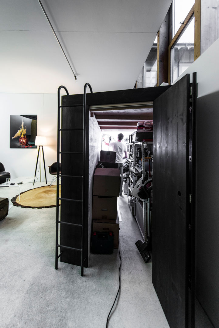 Modulares Multitalent: Möbelsystem Living Cube, Till Könneker Till Könneker Garagens e arrecadações minimalistas Garagem e arrecadação