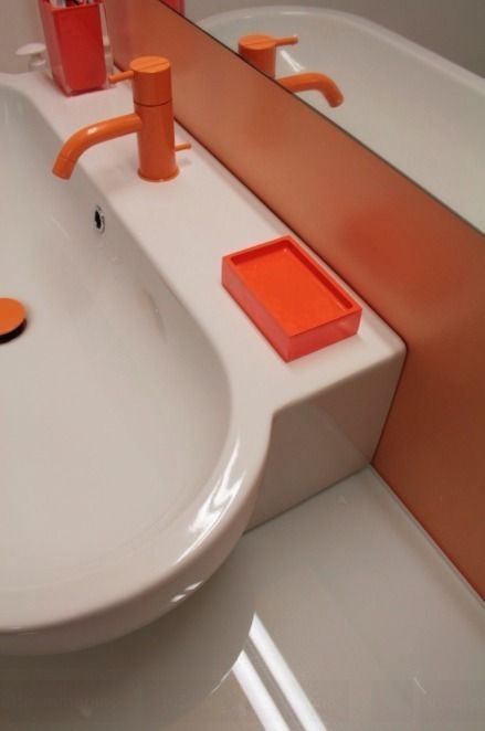 casa CZ, AAIDO MA AAIDO MA Modern bathroom Fittings