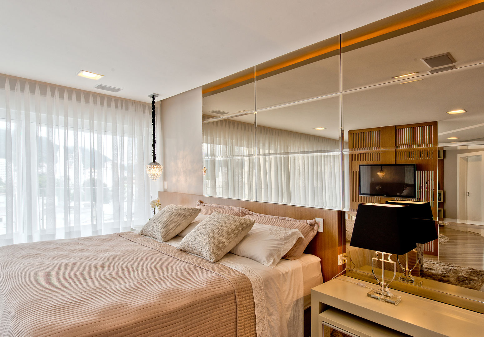 Cobertura de luxo, Espaço do Traço arquitetura Espaço do Traço arquitetura Modern style bedroom Beds & headboards