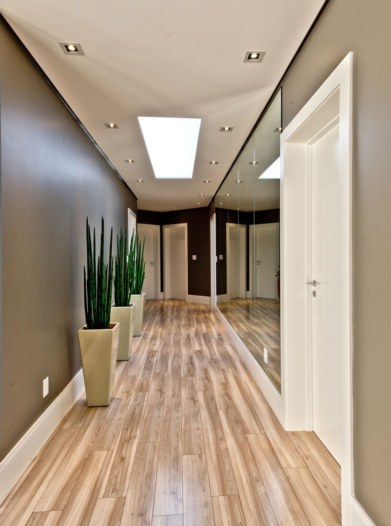 Cobertura de luxo, Espaço do Traço arquitetura Espaço do Traço arquitetura Modern Corridor, Hallway and Staircase