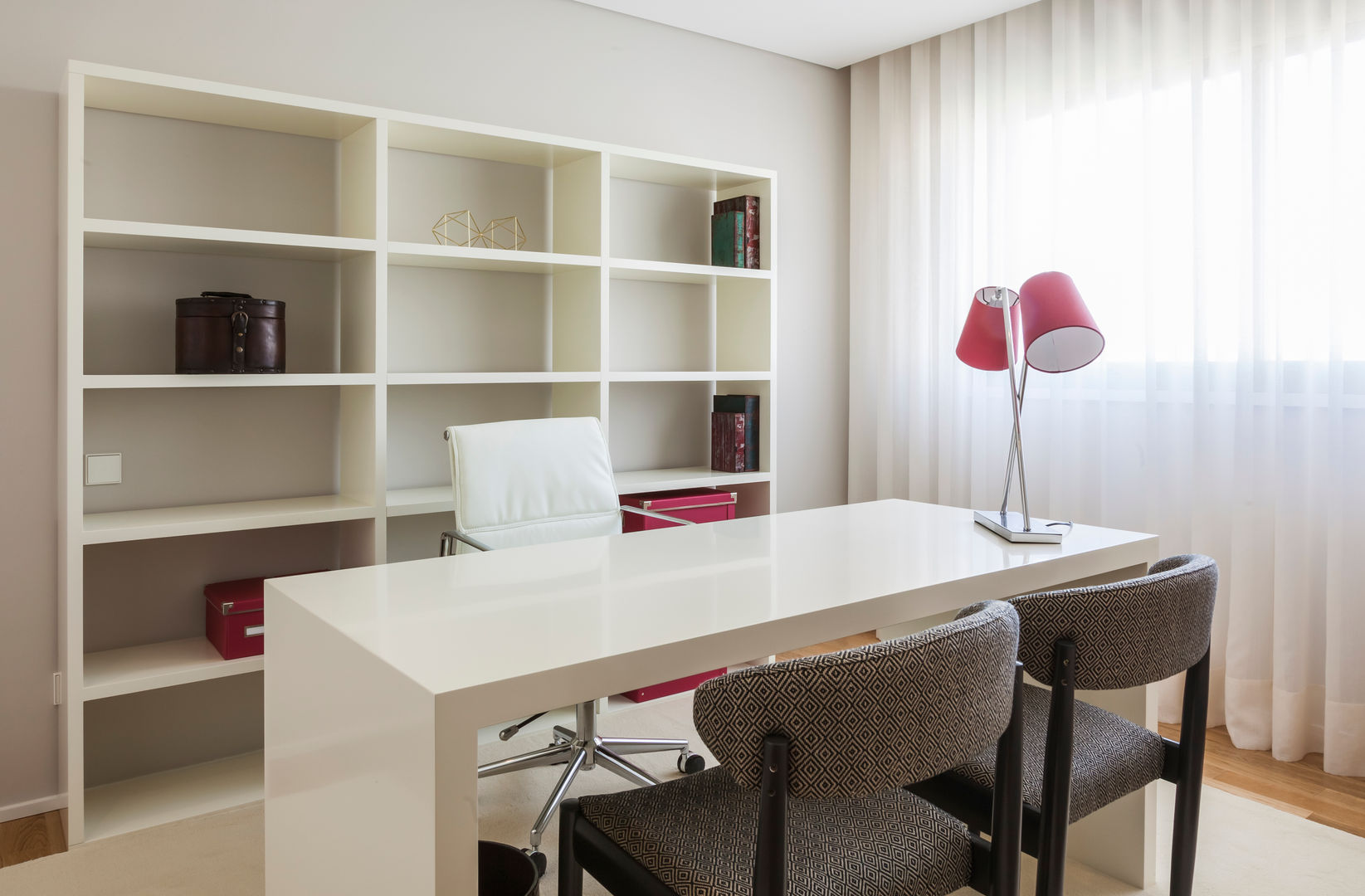 ANDAR MODELO GAIA 2014, Filipa Cunha Interiores Filipa Cunha Interiores Modern style study/office Cupboards & shelving