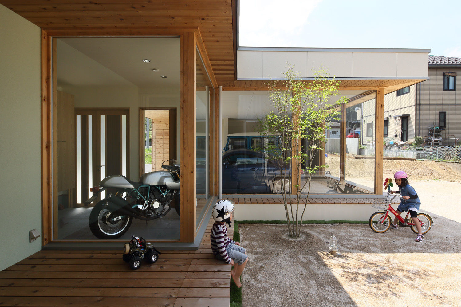 ., (株)ＺＡＧ空間設計舎 (株)ＺＡＧ空間設計舎 Garage/Rimessa in stile moderno