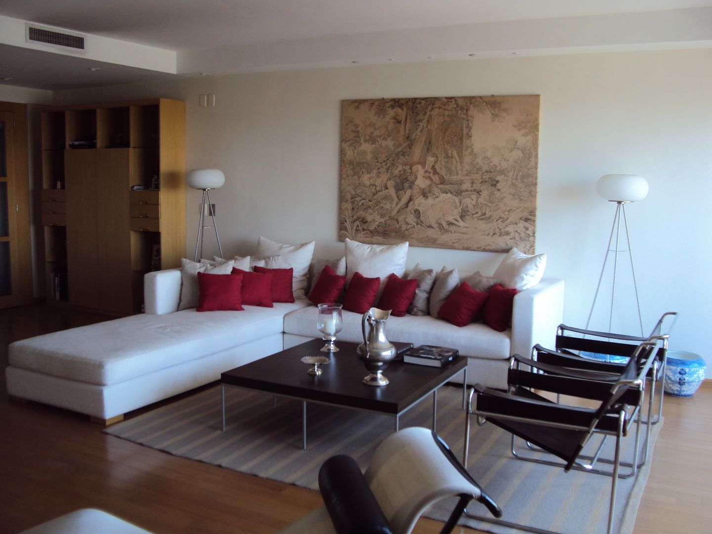 Piso en Retiro, GUTMAN+LEHRER ARQUITECTAS GUTMAN+LEHRER ARQUITECTAS Modern living room