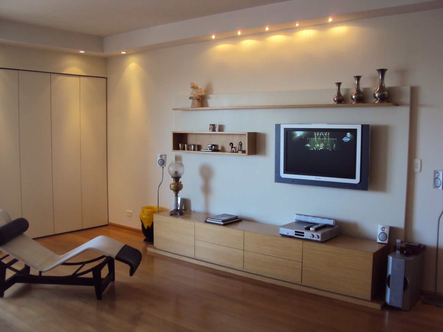 Piso en Retiro, GUTMAN+LEHRER ARQUITECTAS GUTMAN+LEHRER ARQUITECTAS Modern living room