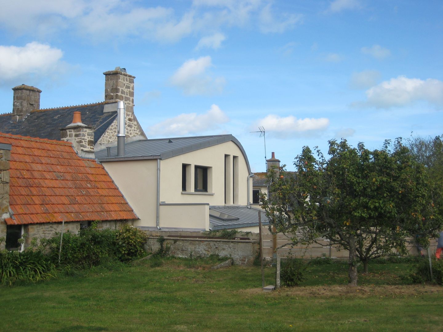 ​Réaménagement extension d’une longère Normande, Frederic Mauret Frederic Mauret Rumah Gaya Country