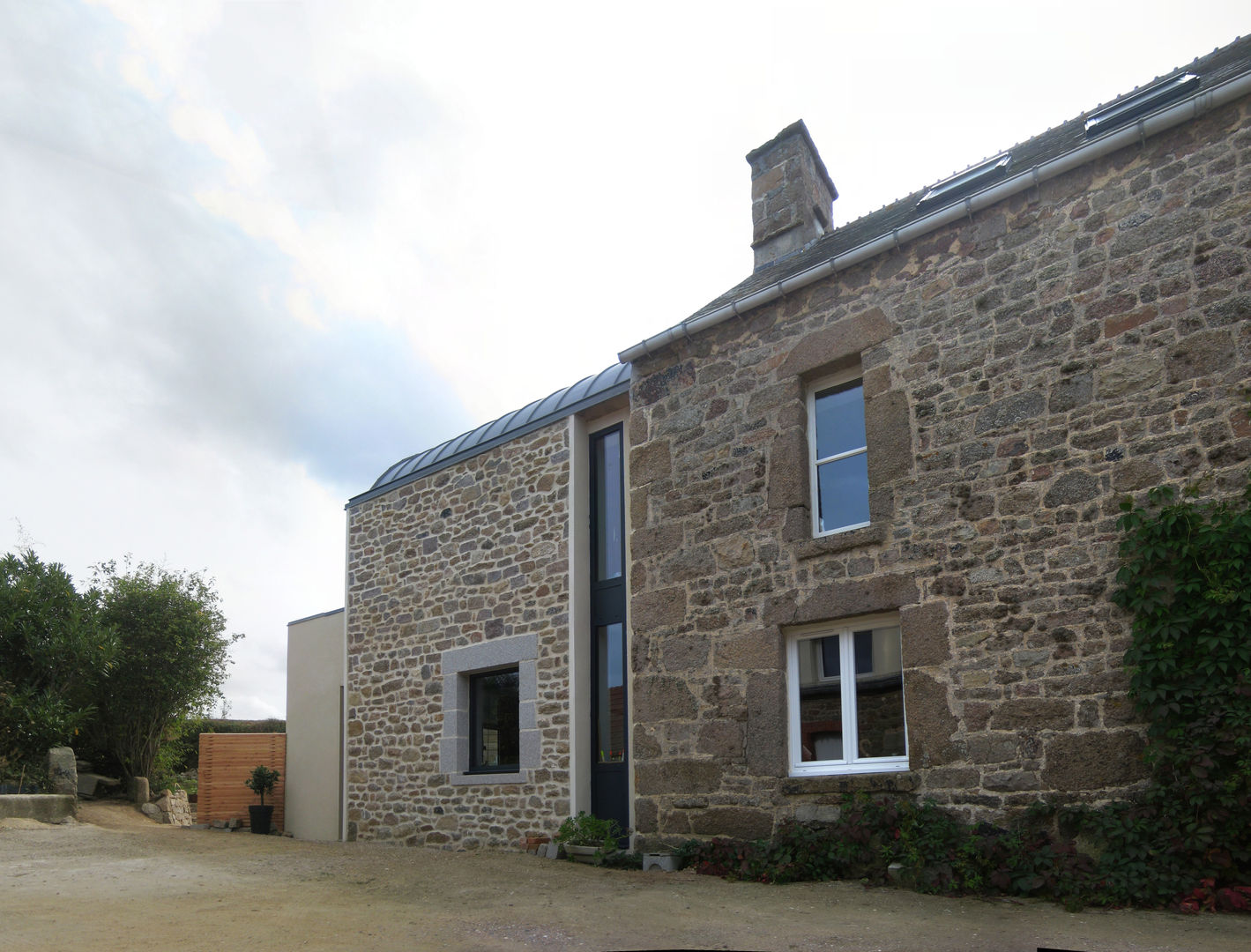 ​Réaménagement extension d’une longère Normande, Frederic Mauret Frederic Mauret Casas de estilo rústico