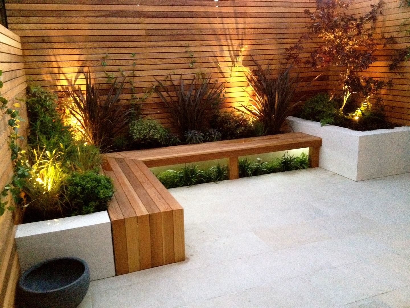 Contemporary Garden Design Balham homify Modern style gardens