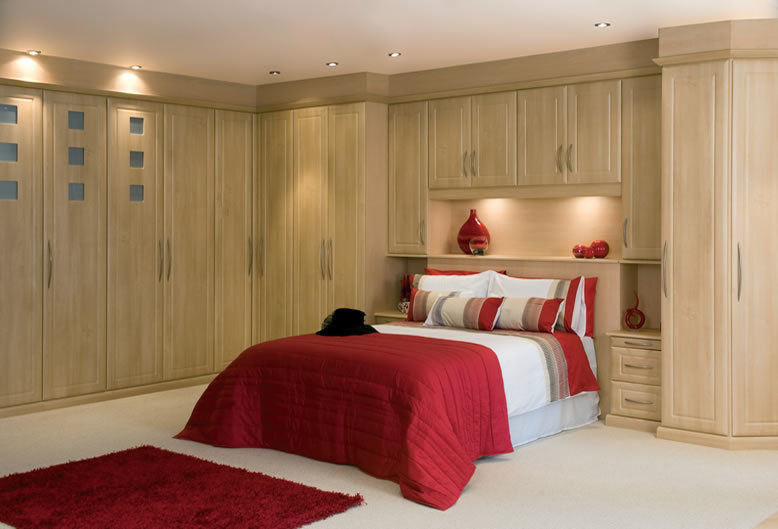 Ashford fitted bedroom furniture homify Спальня в классическом стиле Шкафы для одежды и комоды