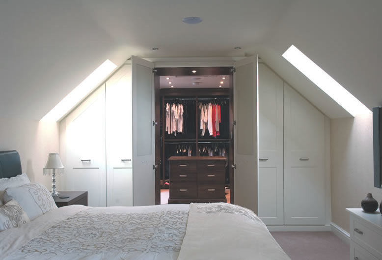 Henley Fitted Bedroom Furniture homify Classic style bedroom Wardrobes & closets