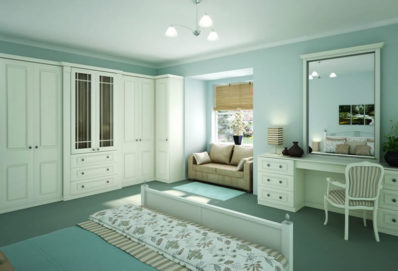 Windsor Fitted Bedroom Furniture homify Klassieke slaapkamers Garderobe- & ladekasten