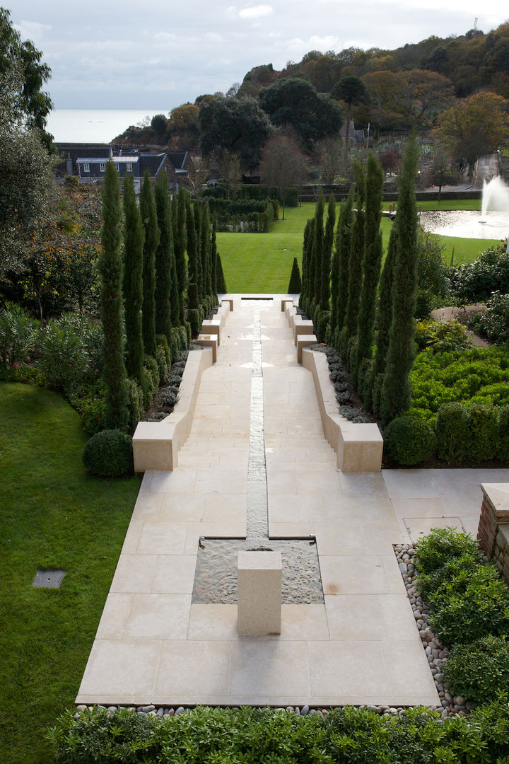 Wychwood Limestone bespoke feature in a tumbled and etched finish. Artisans of Devizes Classic style garden