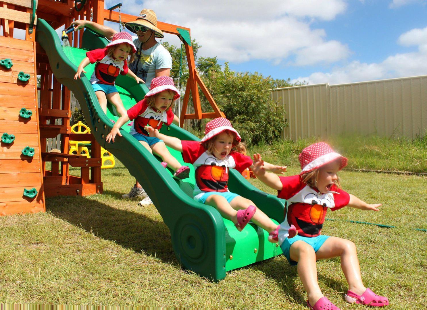 Climbing Frame Slide and Photo Fun Selwood Products Ltd 庭院 鞦韆與玩具