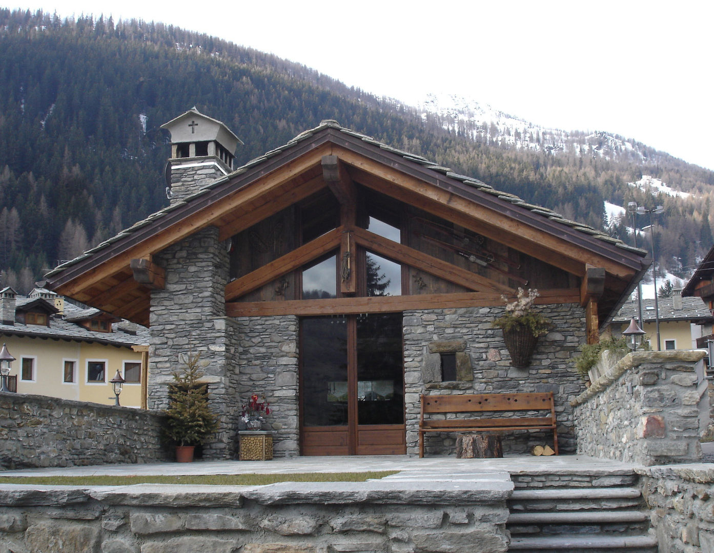 Villa in stile rurale a La Thuile (AO), Eddy Cretaz Architetttura Eddy Cretaz Architetttura منازل