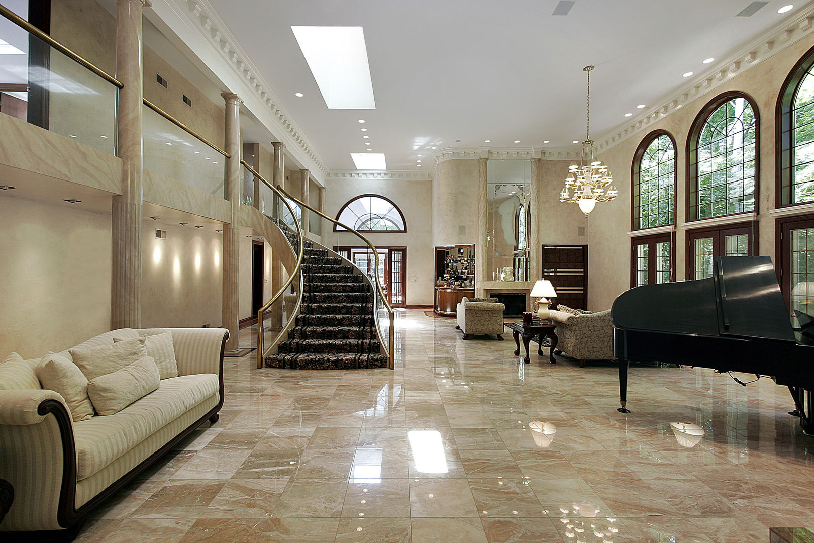 Realizzazioni, PELLIZZARI MARMI E GRANITI SRL PELLIZZARI MARMI E GRANITI SRL Classic style corridor, hallway and stairs