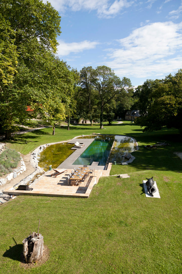 Gestaltung eines Landschaftsgartens und Sanierung einer Kapelle, t-hoch-n Architektur t-hoch-n Architektur Pool