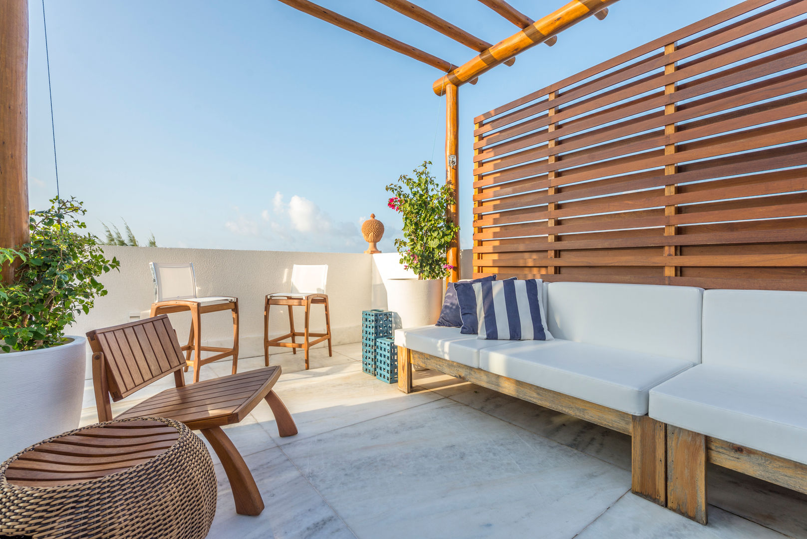 homify Balcones y terrazas de estilo tropical