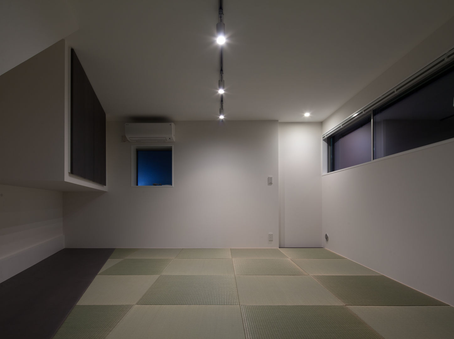 house KK, 杉浦事務所 杉浦事務所 Cuartos de estilo minimalista