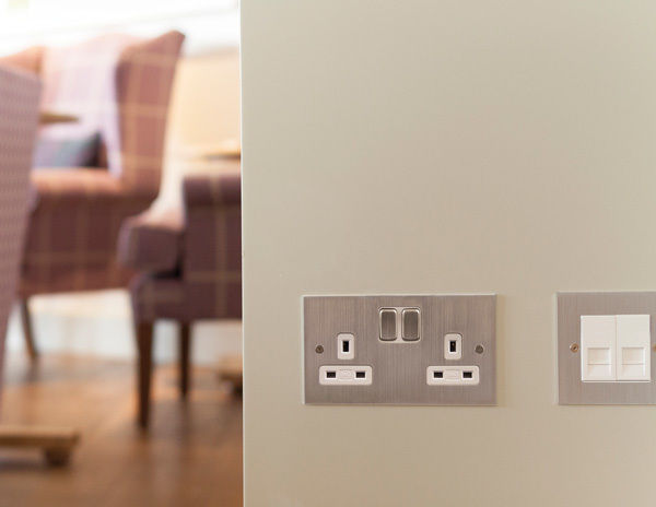Uxbridge switchplate in chrome homify Commercial spaces Event venues