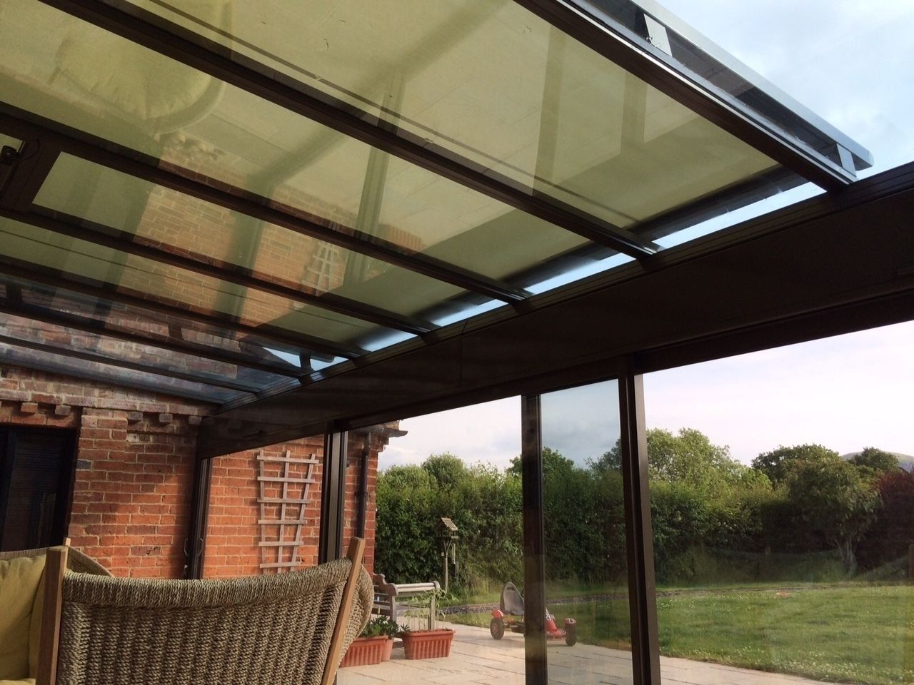 External Roof Blind Installation in Worcestershire. homify Modern windows & doors Blinds & shutters