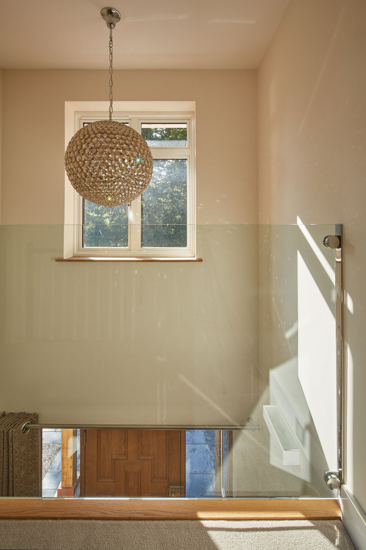 House in Hiltingbury II, LA Hally Architect LA Hally Architect Modern Corridor, Hallway and Staircase