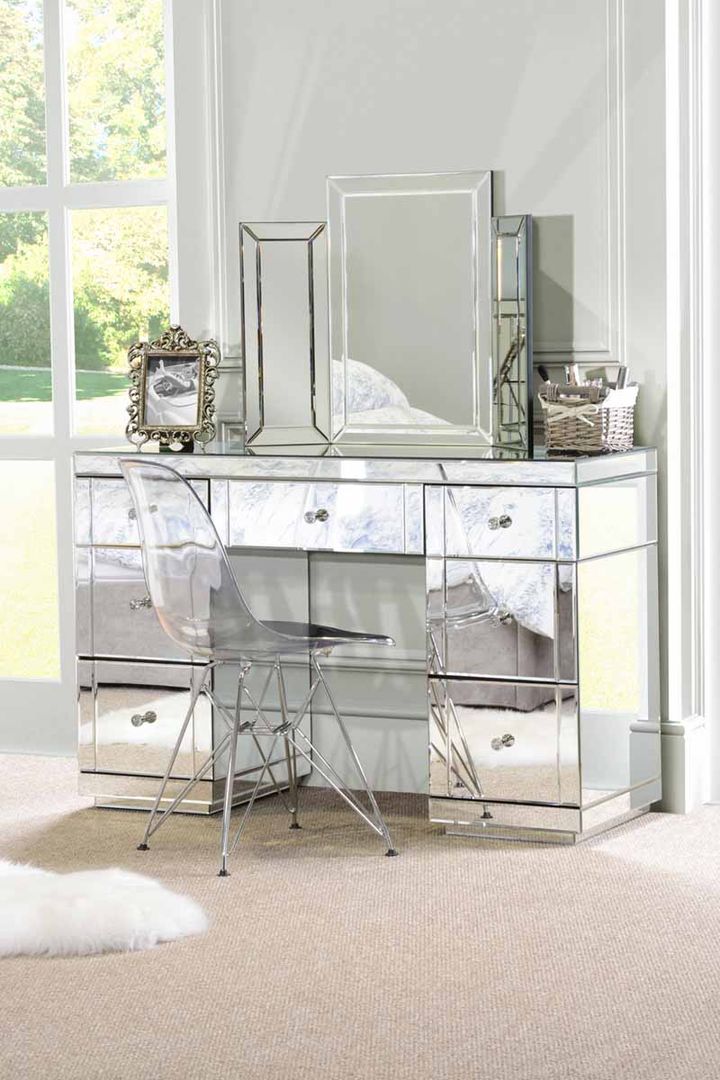 Valeria Mirrored Dressing Table homify Klassische Schlafzimmer Schminktisch