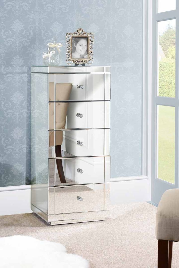 Julianna Mirrored Tallboy Chest with 5 Drawers and Plinth homify Classic style dressing room Wardrobes & drawers