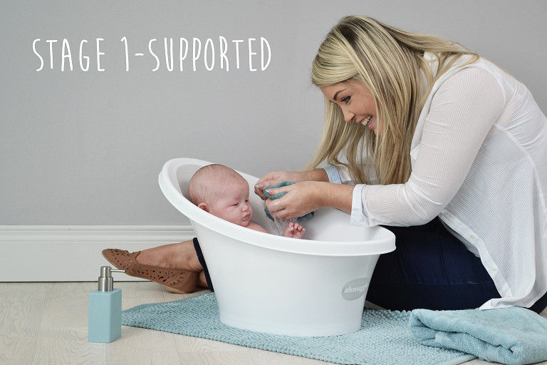 Shnuggle Baby Bath - Newborn supported Shnuggle Baños de estilo moderno Plástico Bañeras y duchas