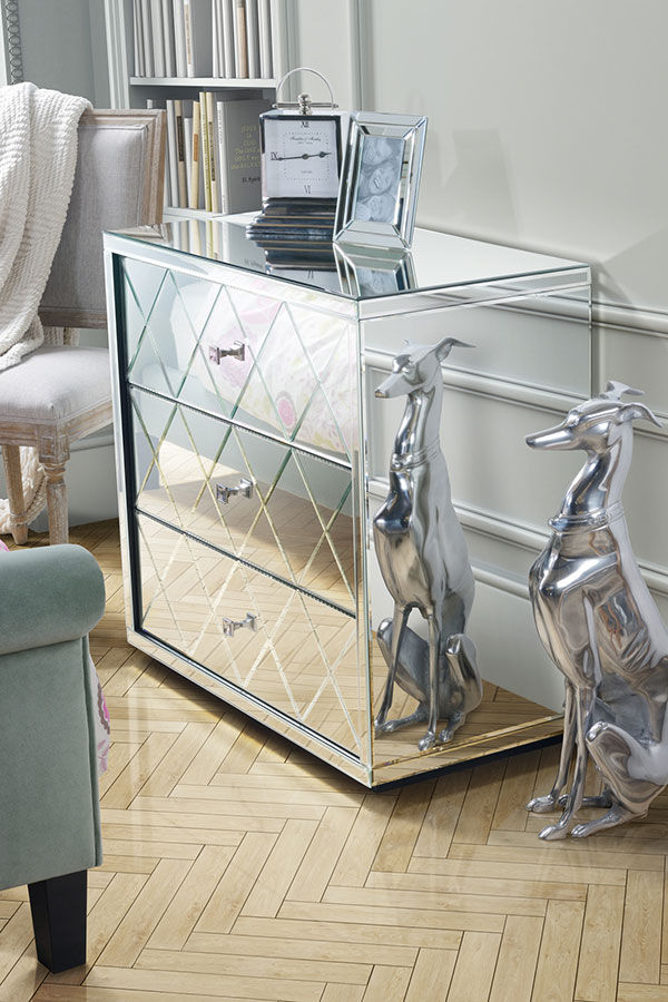 Knightsbridge Mirrored Low Chest with 3 Drawers and Plinth My Furniture Vestidores clásicos Clósets y cómodas