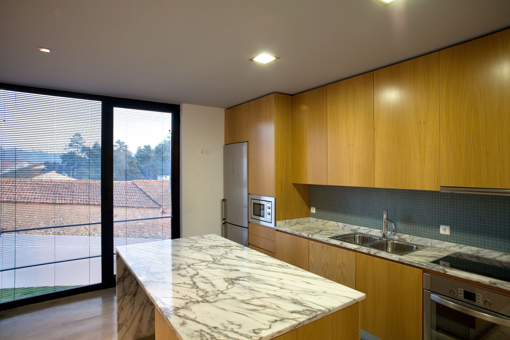 Casa de Moleiros, GRAU.ZERO Arquitectura GRAU.ZERO Arquitectura Modern kitchen Marble