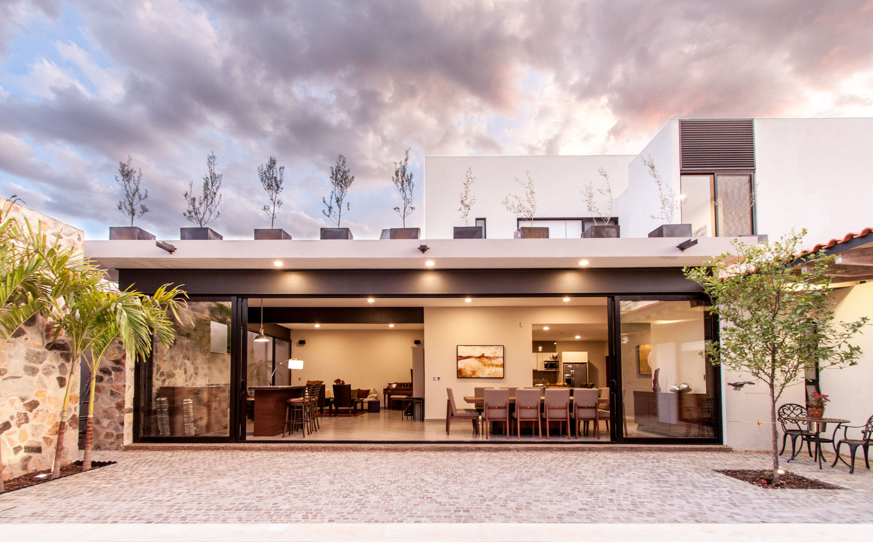 CASA PAULIN, Cambio De Plano Cambio De Plano Balcones y terrazas modernos