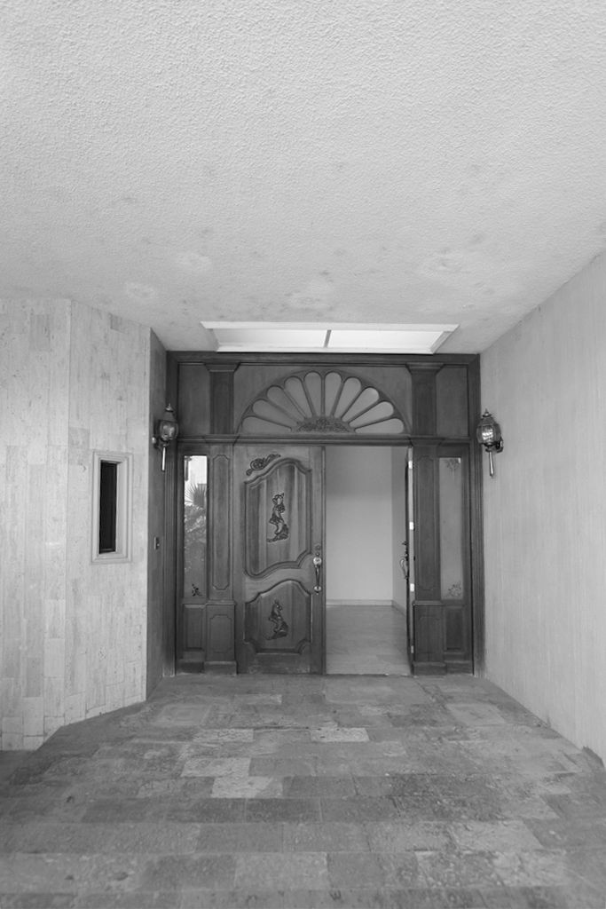 Acceso Principal Estado Original Juan Luis Fernández Arquitecto Puertas y ventanas de estilo moderno