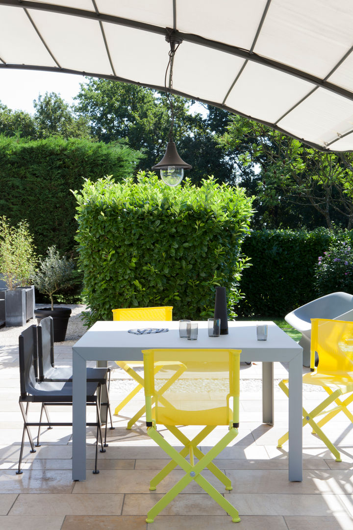 A table !, Vue Jardin Vue Jardin Jardines modernos: Ideas, imágenes y decoración Hierro/Acero Muebles