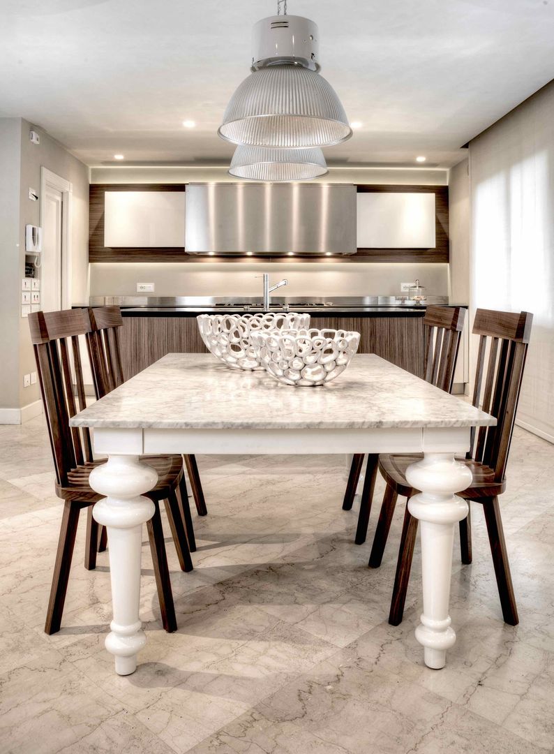 "White Without Time", Ernesto Fusco Interior Designer Ernesto Fusco Interior Designer Modern kitchen Wood Wood effect