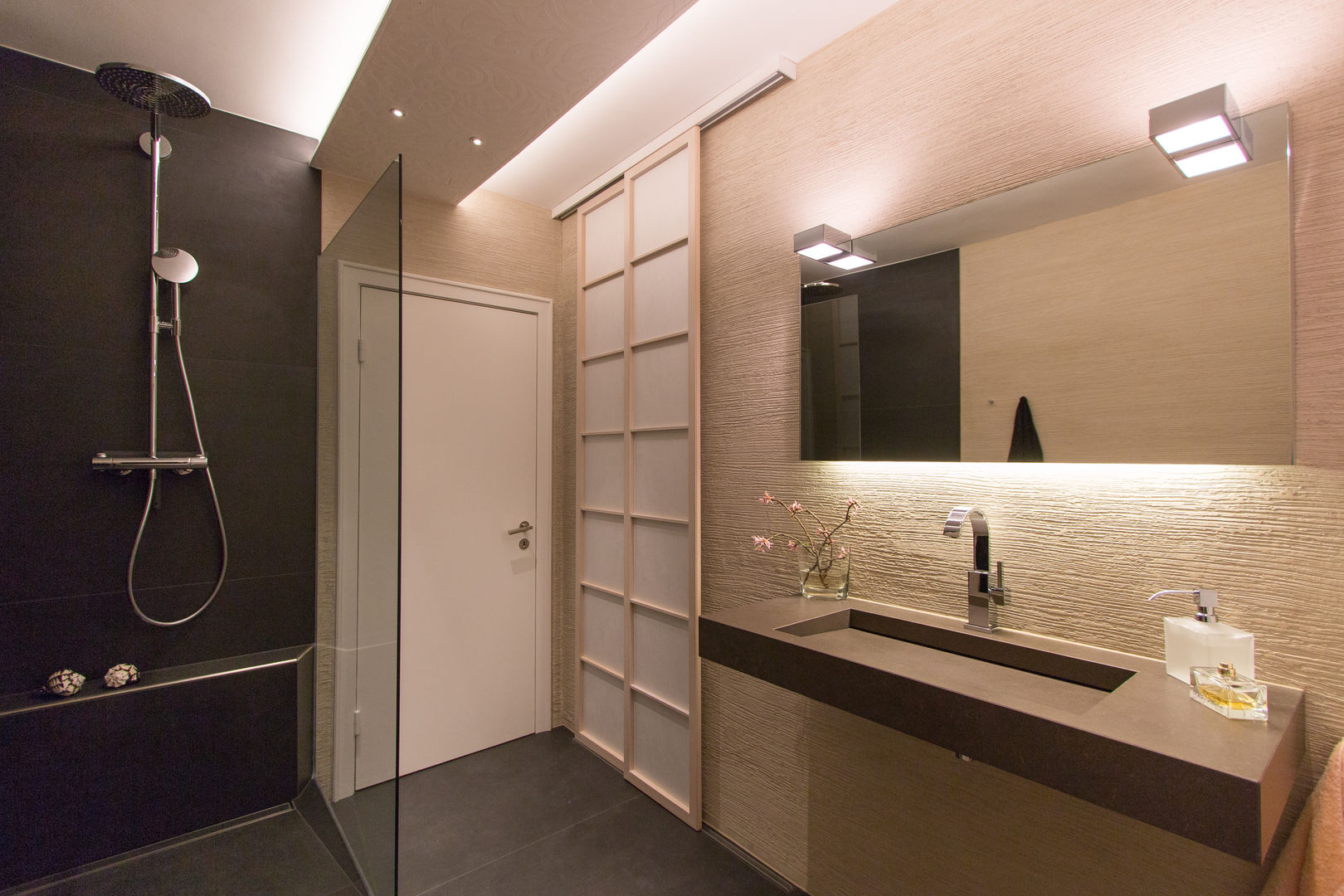 Baddisigne, Asiatiasch Touch, Ulrich holz -Baddesign Ulrich holz -Baddesign Asian style bathroom Stone