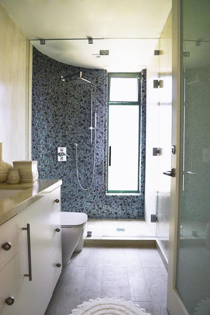 Malibu Decor by Erika Winters Inc. Design, Erika Winters® Design Erika Winters® Design Modern bathroom