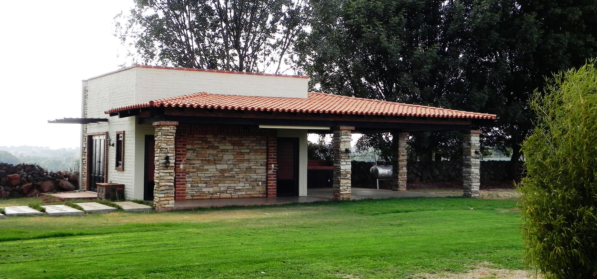 TERRAZA SAN CARLOS DE LAS FLORES, arquifika arquifika بلكونة أو شرفة