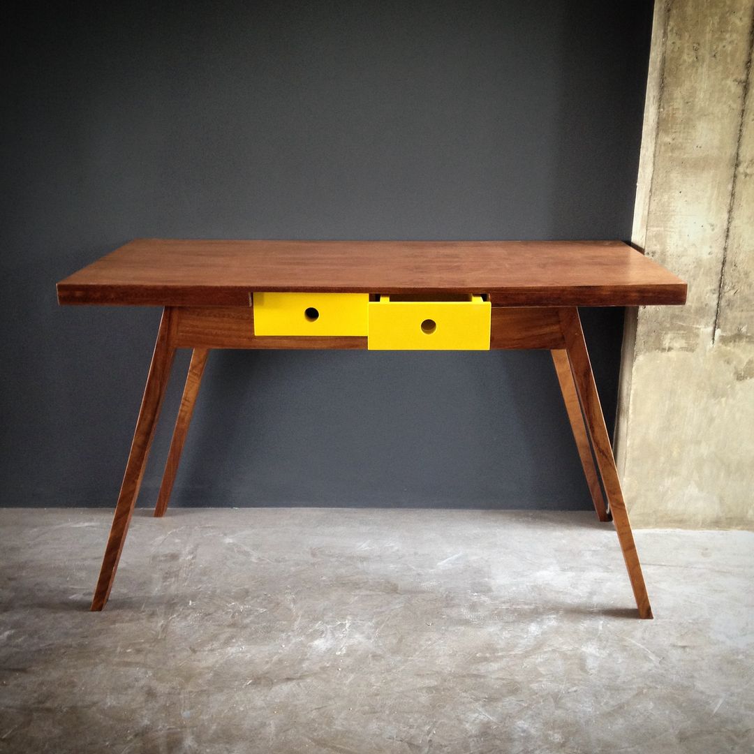 Low Tech, Lilk muebles Lilk muebles مكتب عمل أو دراسة Desks