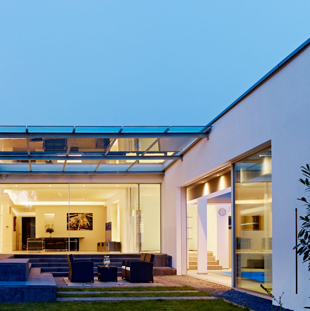 Atriumhaus im Grünen, Gritzmann Architekten Gritzmann Architekten Дома в стиле минимализм