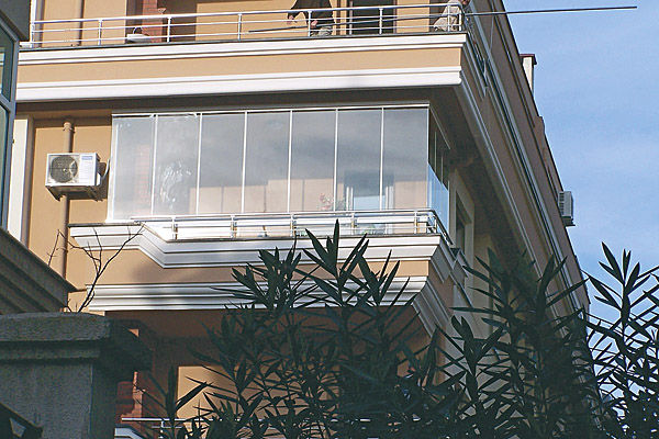 Cam Balkon, armoni yapı armoni yapı Balkon, Beranda & Teras Modern