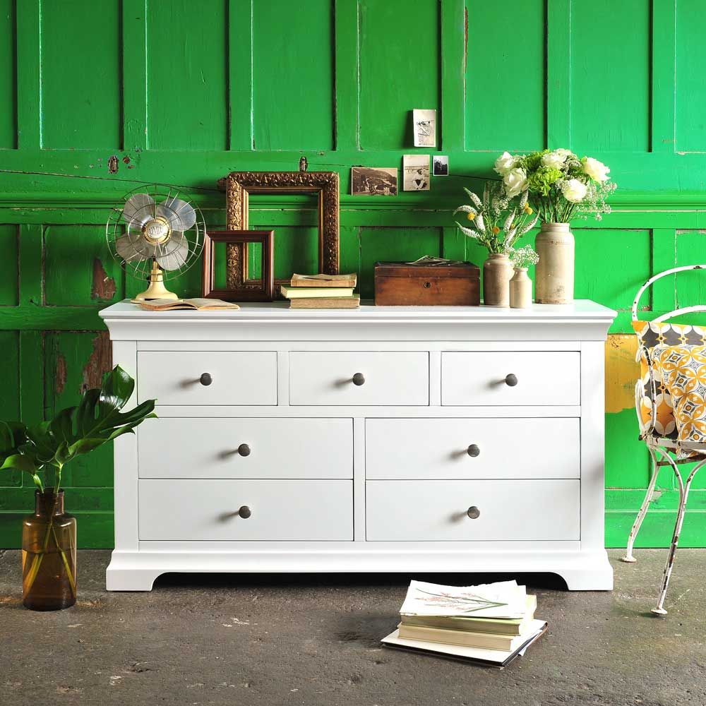 Chantilly White 3 over 4 Drawer Chest The Cotswold Company Wiejska sypialnia Drewno O efekcie drewna