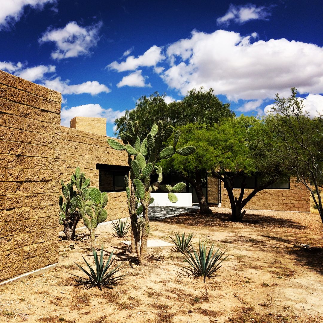 CASA QUINTA, Paramétrica Arquitectos Paramétrica Arquitectos บ้านและที่อยู่อาศัย