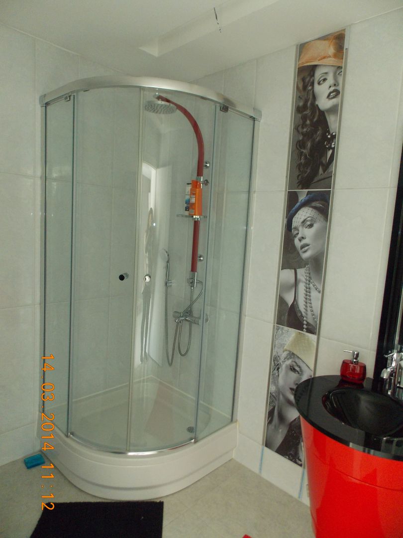 homify Kamar Mandi Modern Bathtubs & showers