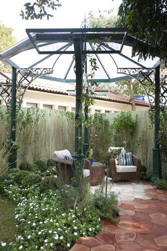 homify Jardines de estilo clásico