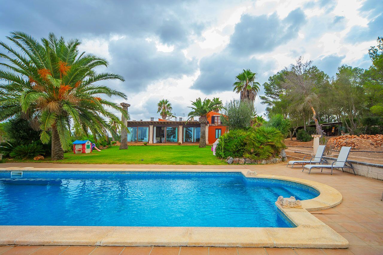 Villa S'Aranjassa, Lola Lola مسبح حجر